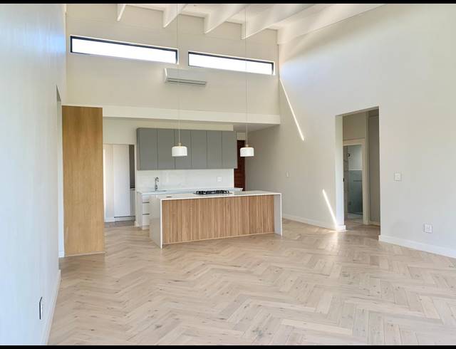 4 BEDROOM TOWNHOUSE FOR SALE IN SALT ROCK